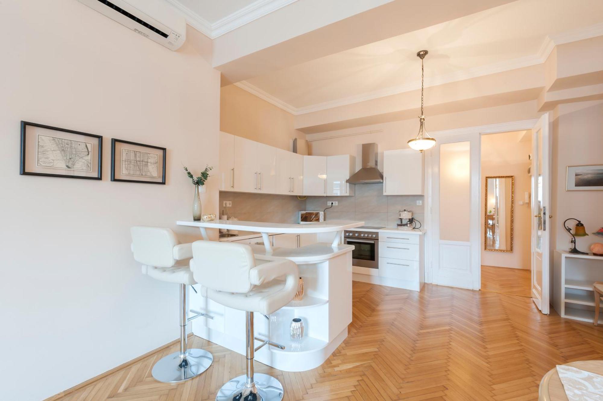 View To The Roofs Luxury Apartment With 2 Bedrooms Budapeşte Dış mekan fotoğraf